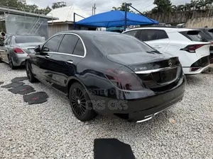 Mercedes-Benz C300 2016 Black