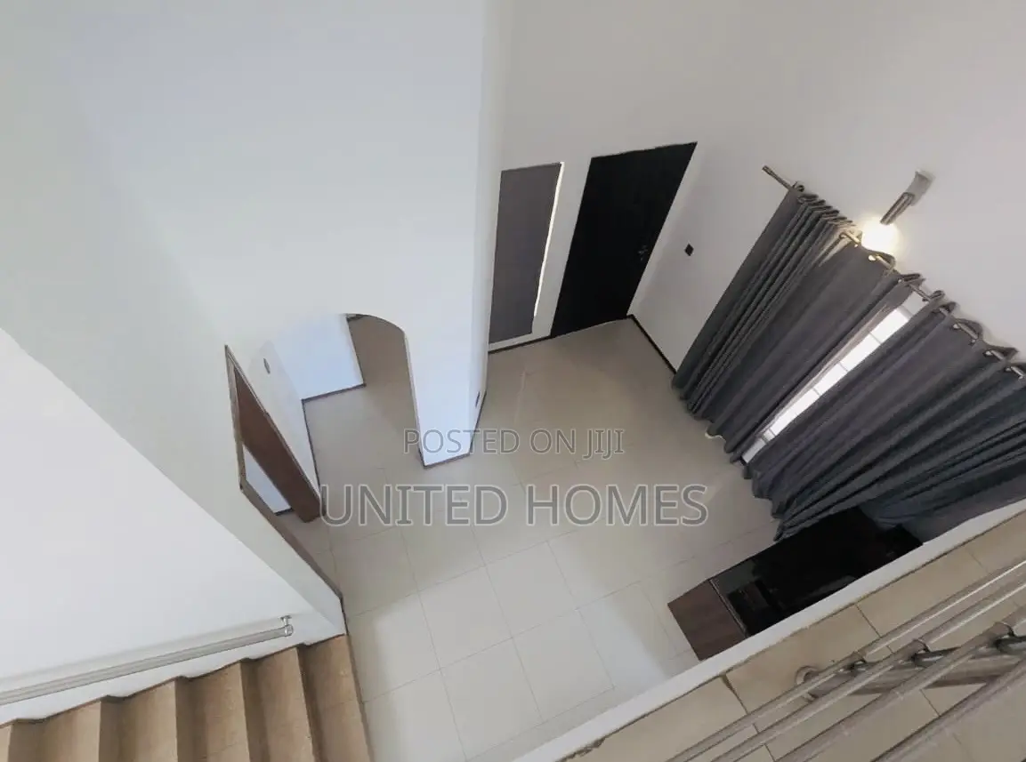 5bdrm House in East Legon for rent