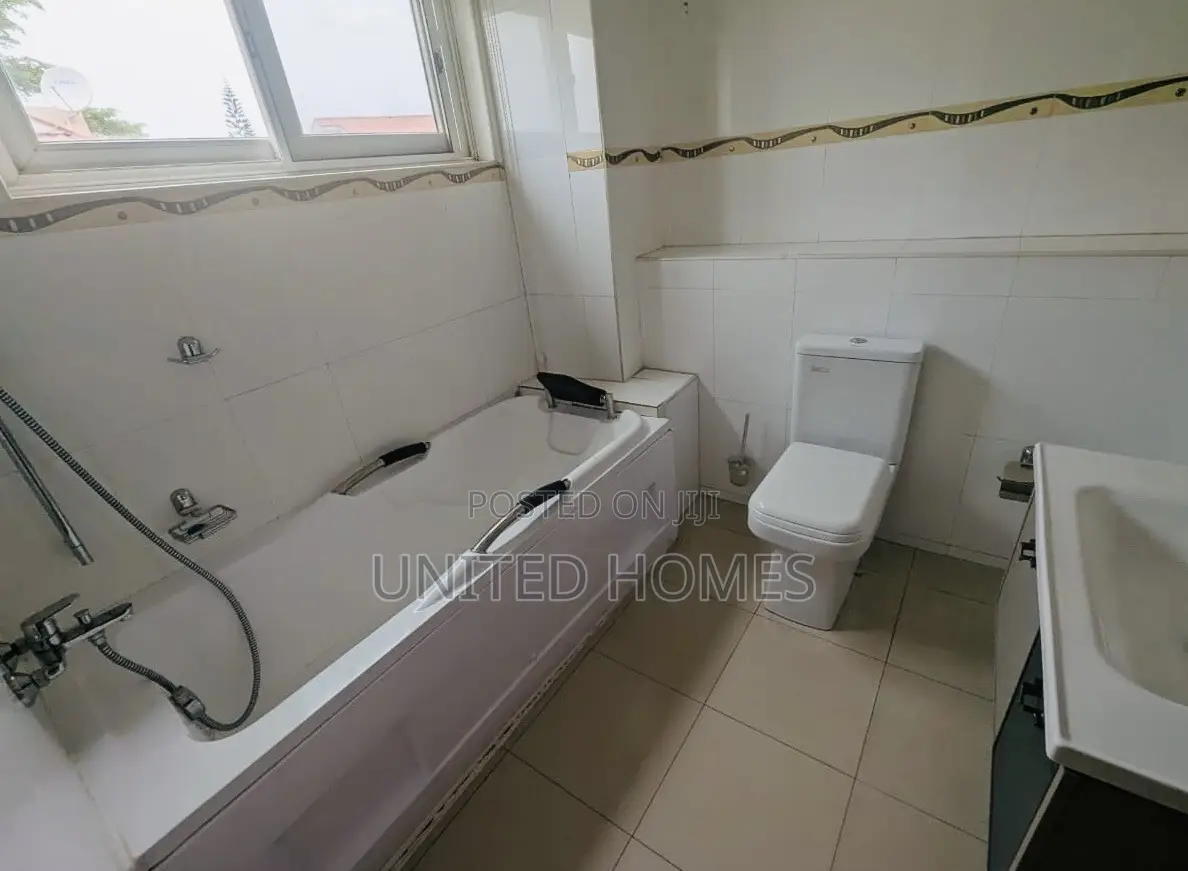 5bdrm House in East Legon for rent