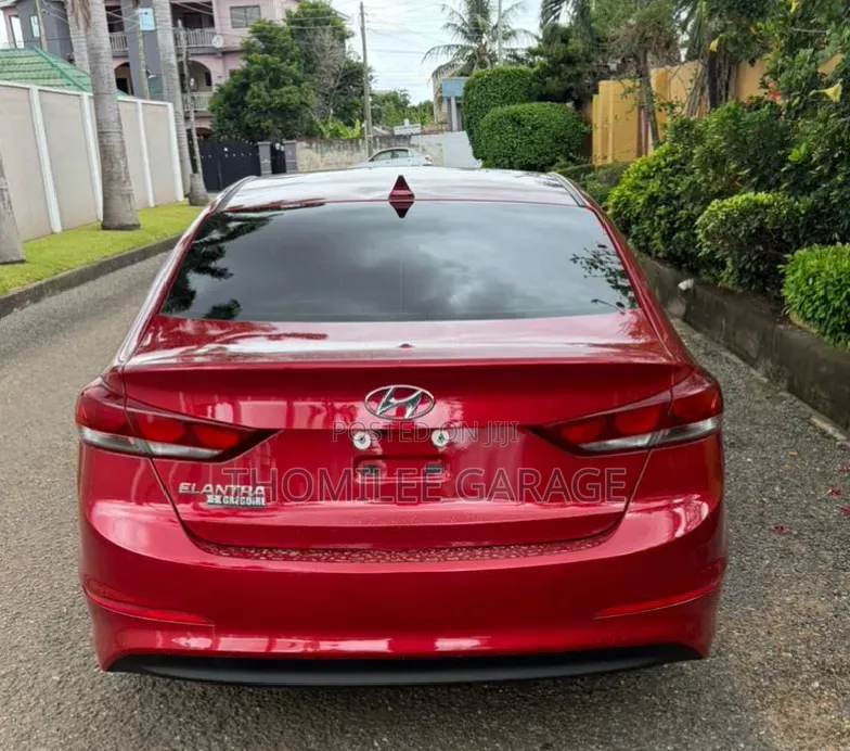 Hyundai Elantra SE Sedan FWD (2.0L 4cyl 6M) 2017 Beige