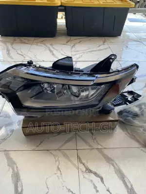 Outlander 2016 to 2018 Headlight