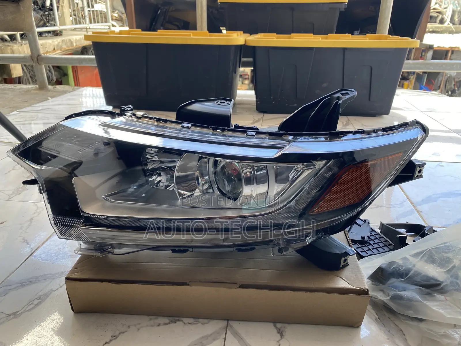 Outlander 2016 to 2018 Headlight