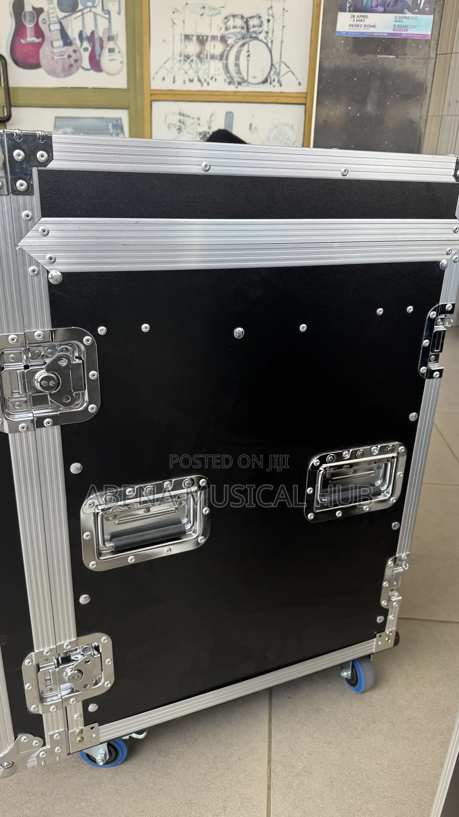 14 Units Dj Rack Black and Silver