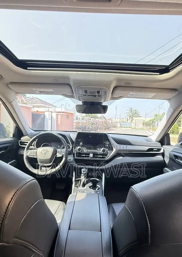 Toyota Highlander XLE AWD 2023