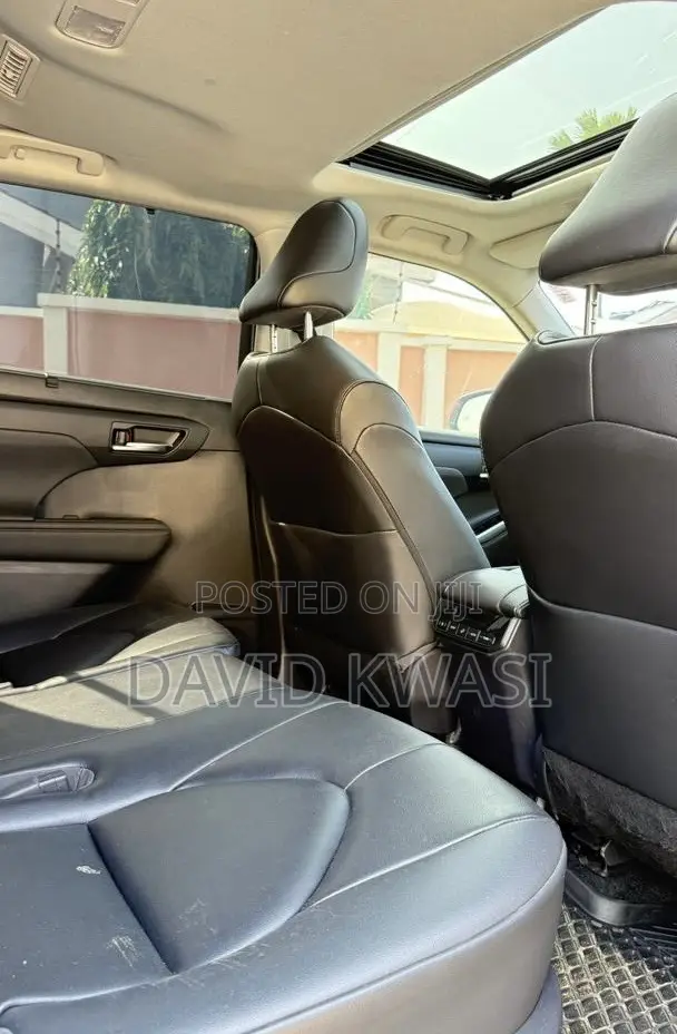 Toyota Highlander XLE AWD 2023