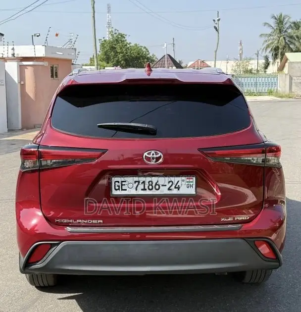Toyota Highlander XLE AWD 2023