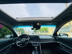 Hyundai Elantra SE 2021