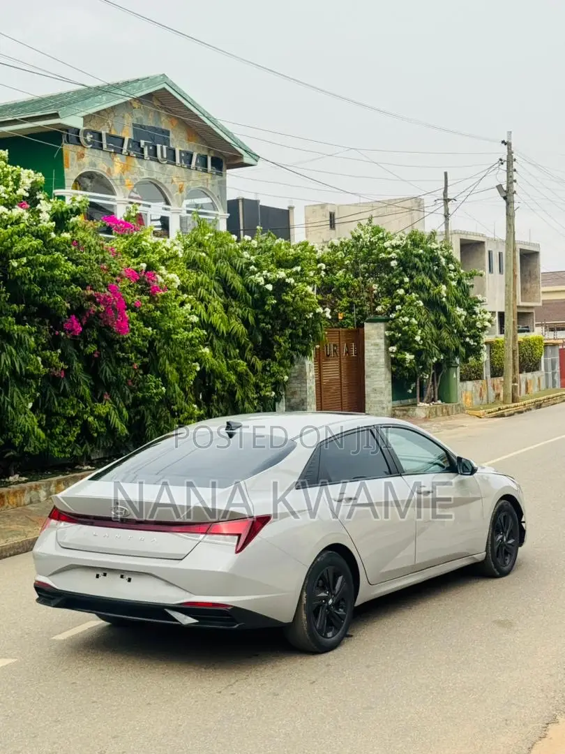 Hyundai Elantra SE 2021