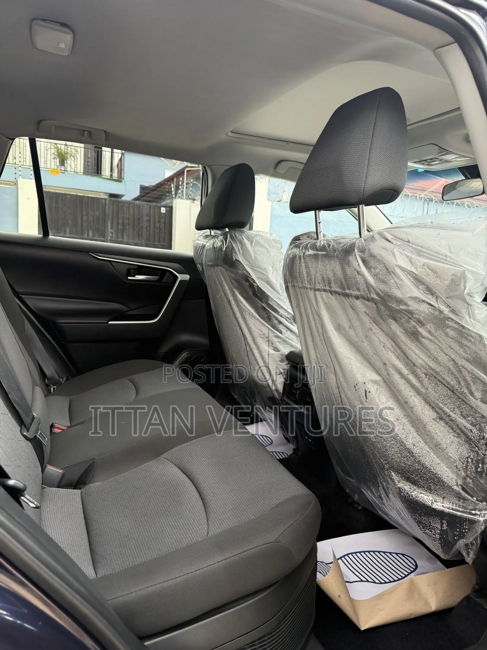 Toyota RAV4 XLE 2025 Blue