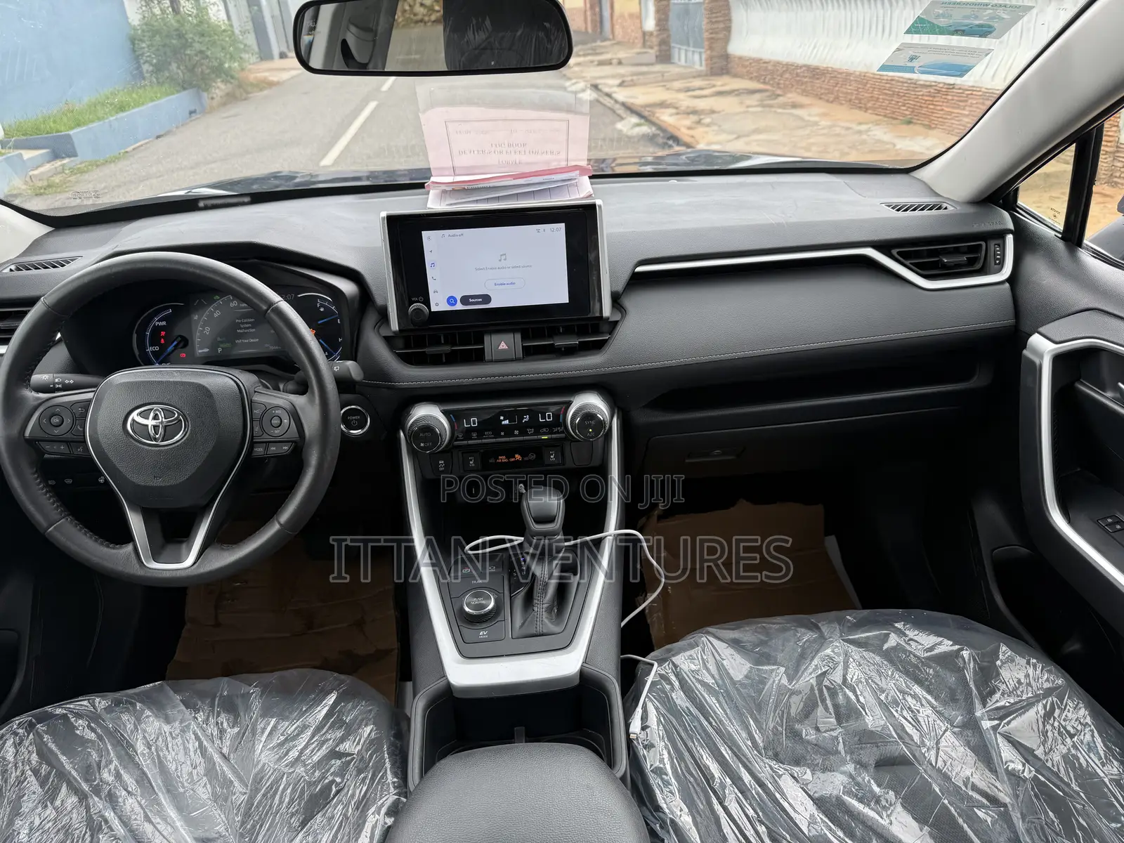 Toyota RAV4 XLE 2025 Blue