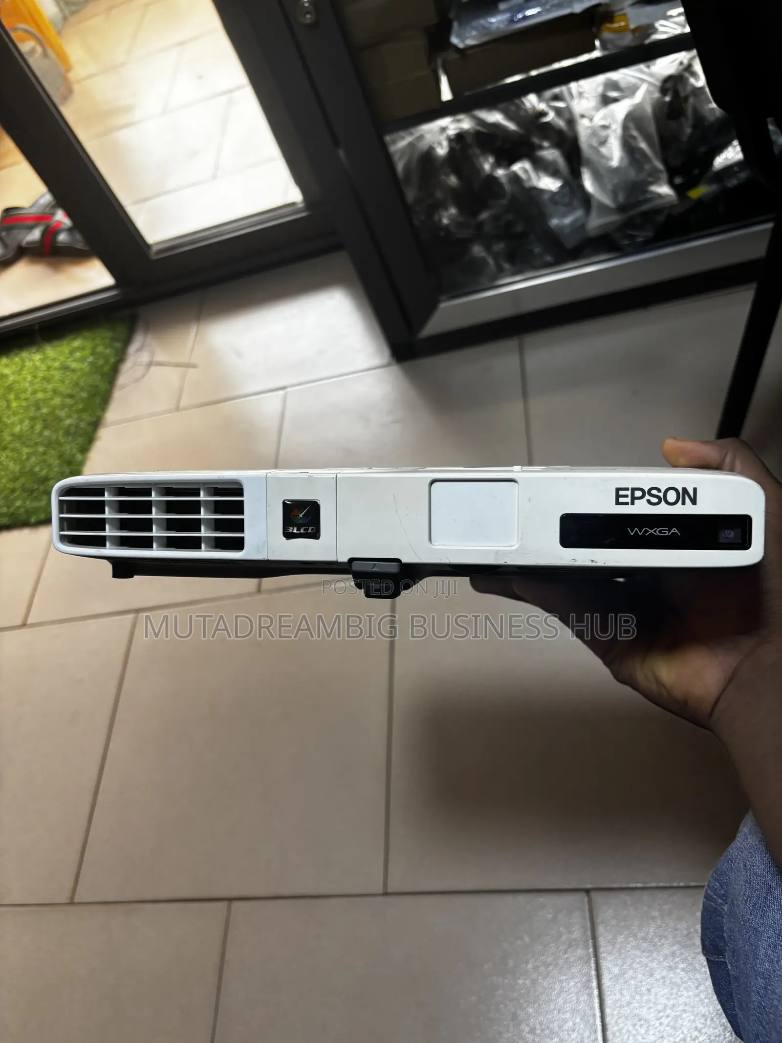 Epson Projector With Camera Wifi and Remote