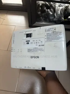 Epson Projector With Camera Wifi and Remote