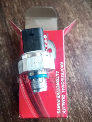 10688. Original Ford F150 Oil Pressure Sensor Imported From Usa