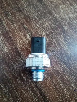 10688. Original Ford F150 Oil Pressure Sensor Imported From Usa