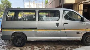 Toyota HiAce 2010 Red