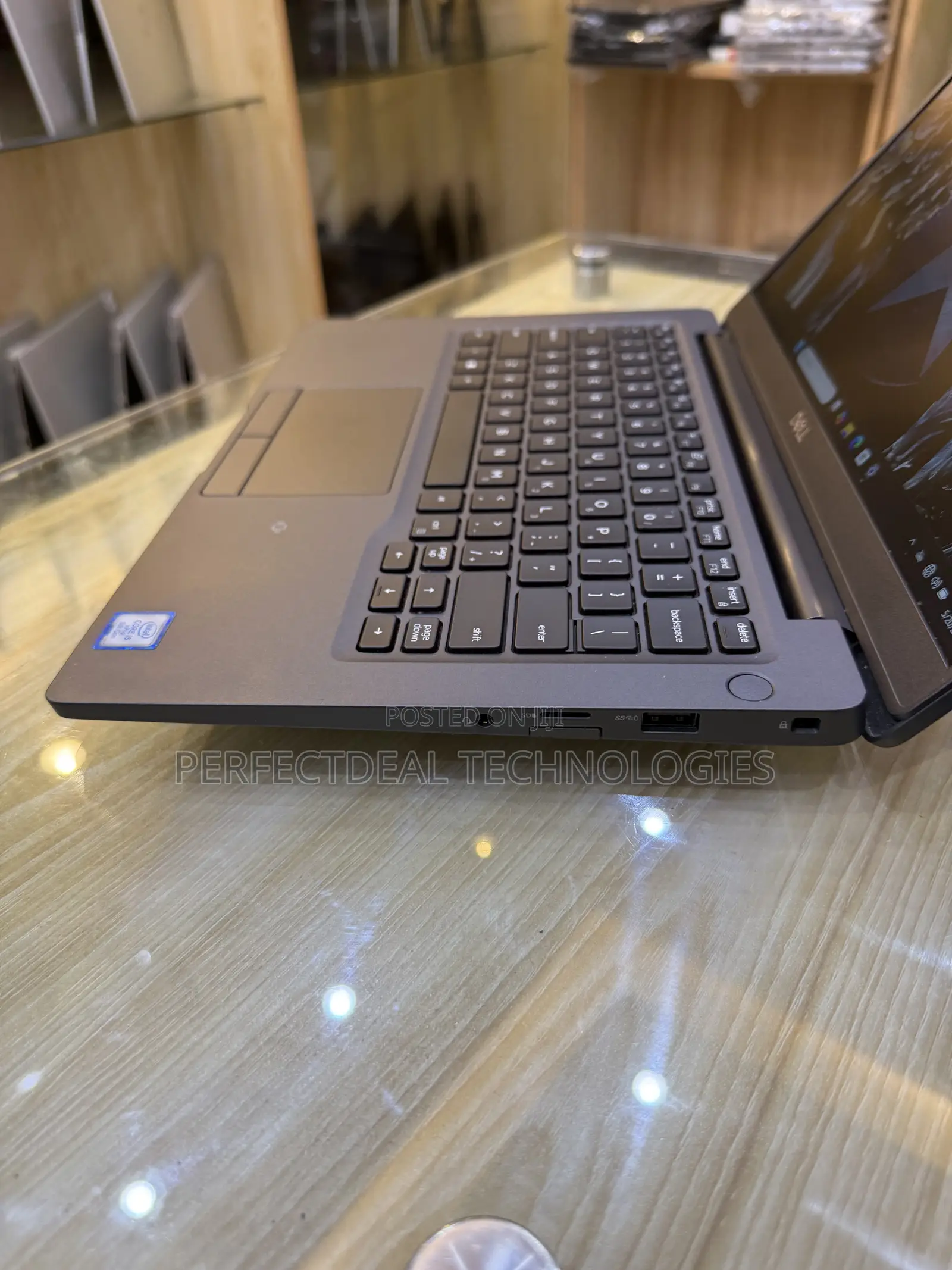 New Laptop Dell Latitude 7300 8GB Intel Core i5 SSD 256GB