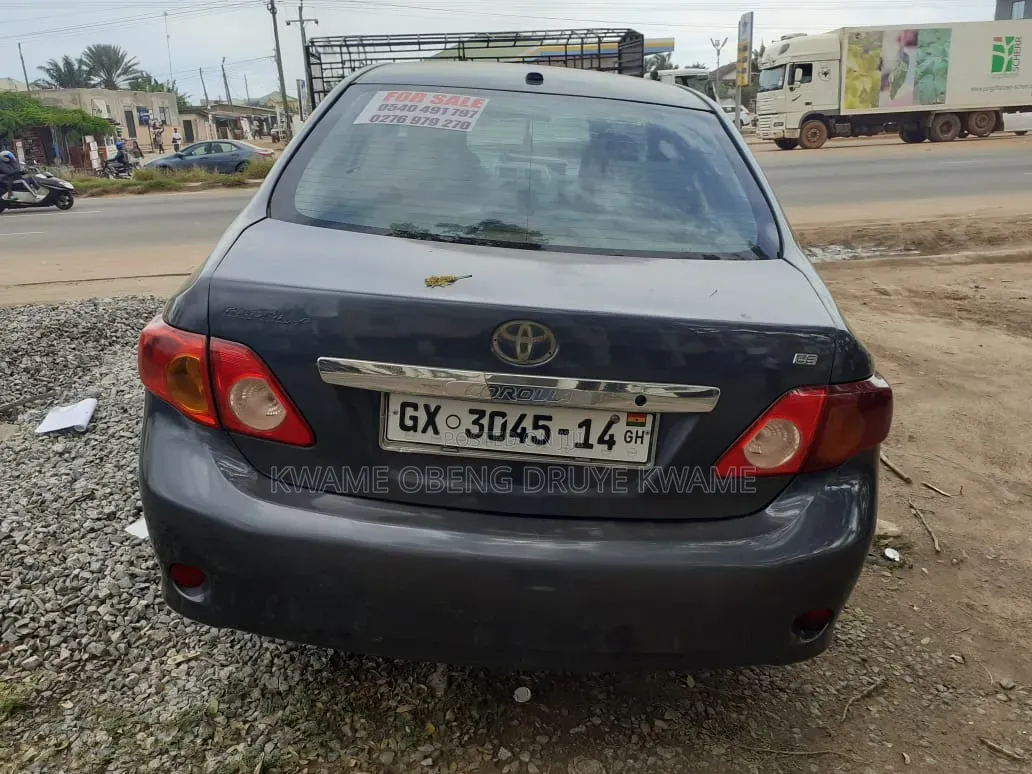 Toyota Corolla 2010 Gray