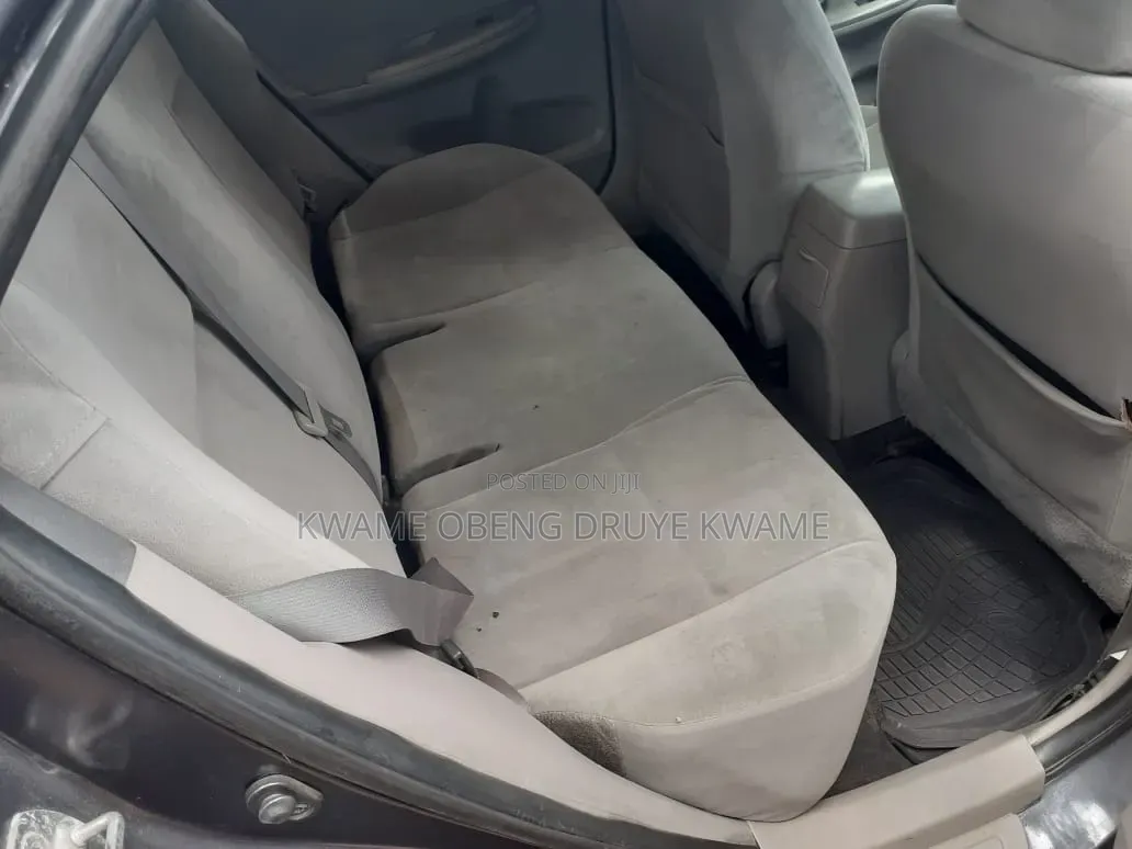 Toyota Corolla 2010 Gray