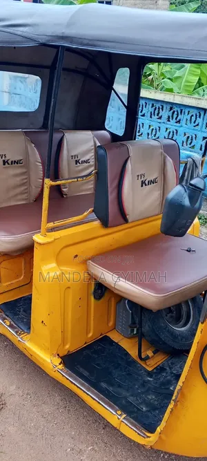 TVS King Deluxe Plus iTouch Start 2021 Yellow