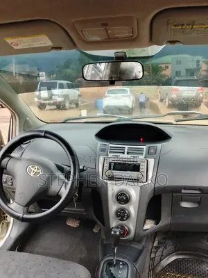 Toyota Vitz 2010