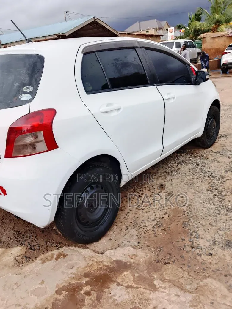 Toyota Vitz 2010