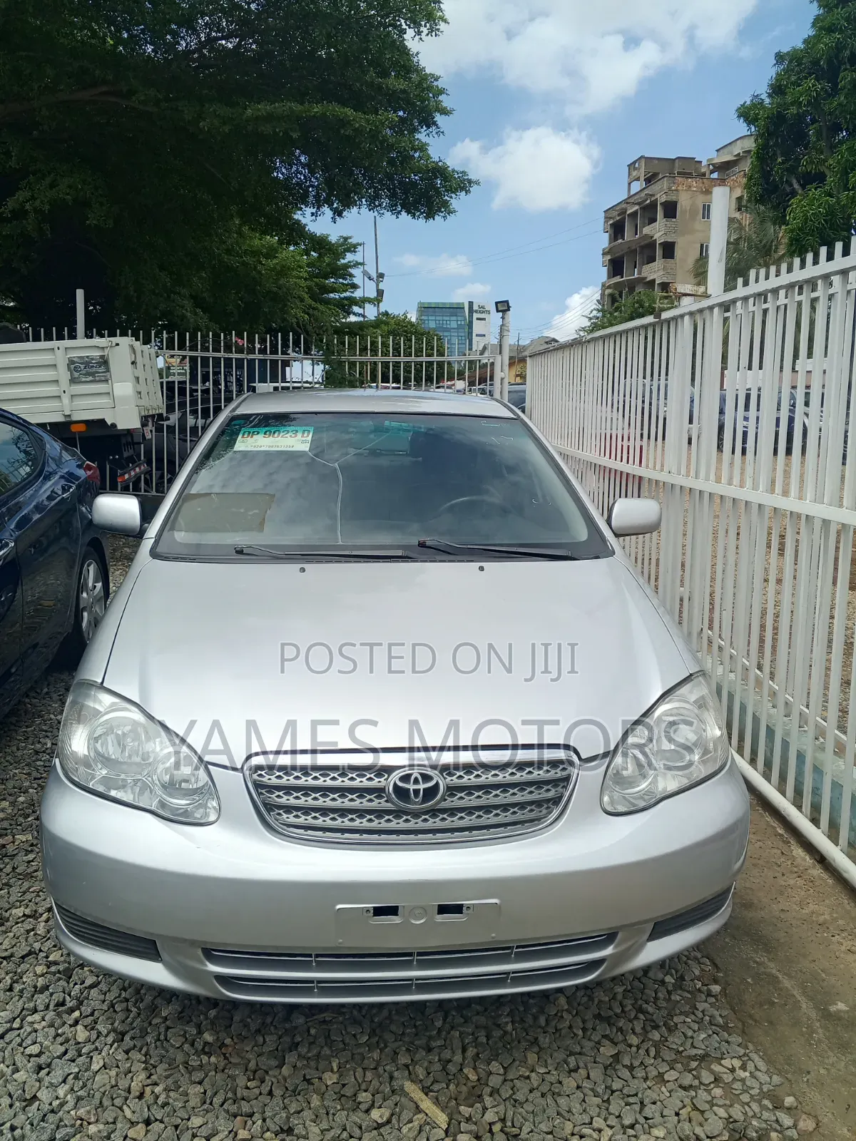 Toyota Corolla Base 4dr Sedan (1.8L 4cyl 5M) 2010 Silver