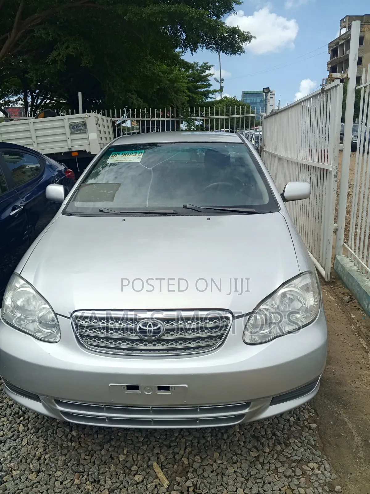 Toyota Corolla Base 4dr Sedan (1.8L 4cyl 5M) 2010 Silver