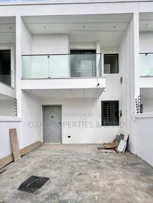 2bdrm House in School Junction for sale