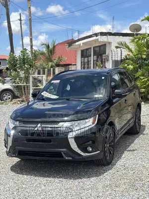 Mitsubishi Outlander 2015 Black