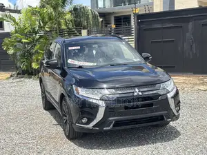 Mitsubishi Outlander 2015 Black