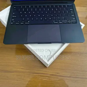 New Laptop Apple MacBook Pro 2024 M4 14-inch 16GB Apple M4 SSD 512GB