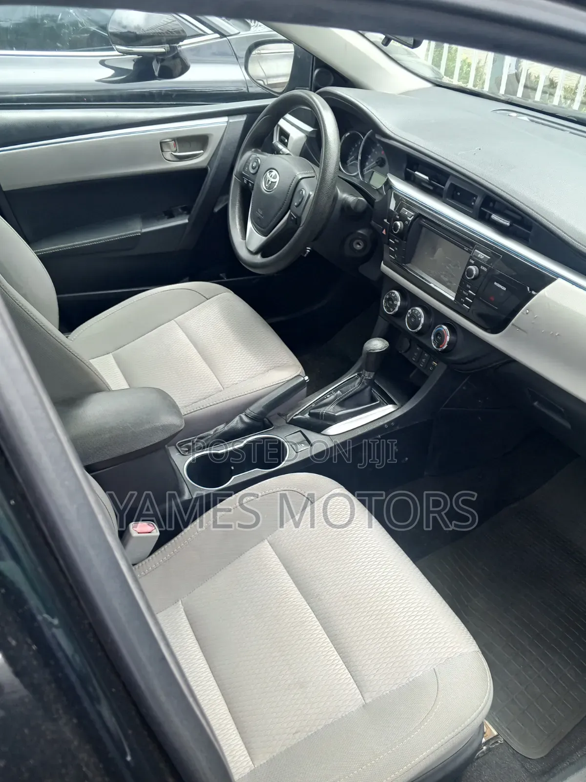 Toyota Corolla LE 4dr Sedan (1.8L 4cyl CVT) 2015 Black