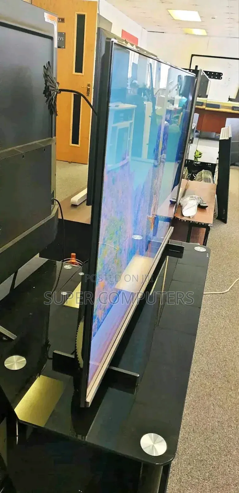 Toshiba 65inches Tv