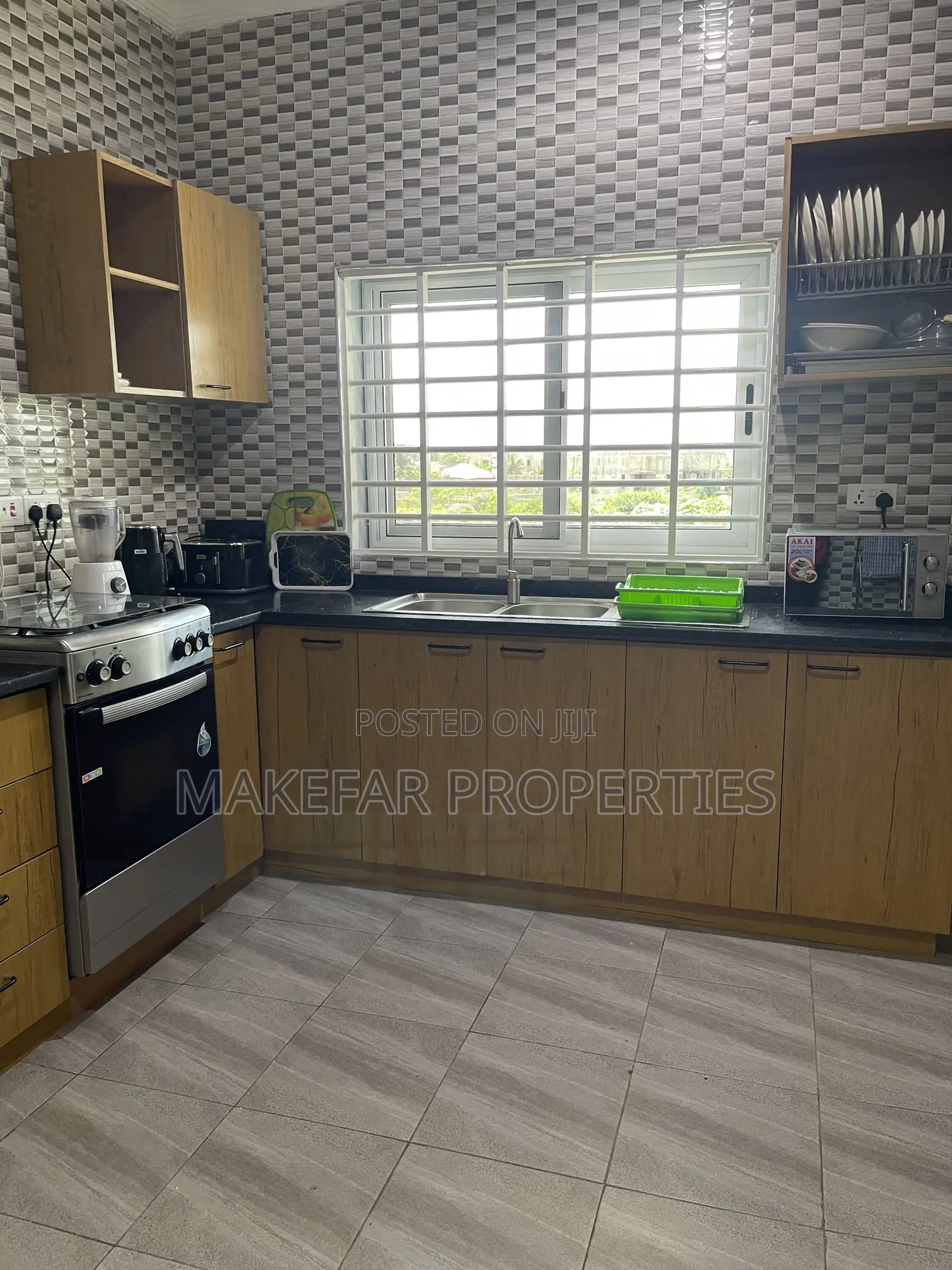 Furnished 2bdrm Apartment in School Junction for rent