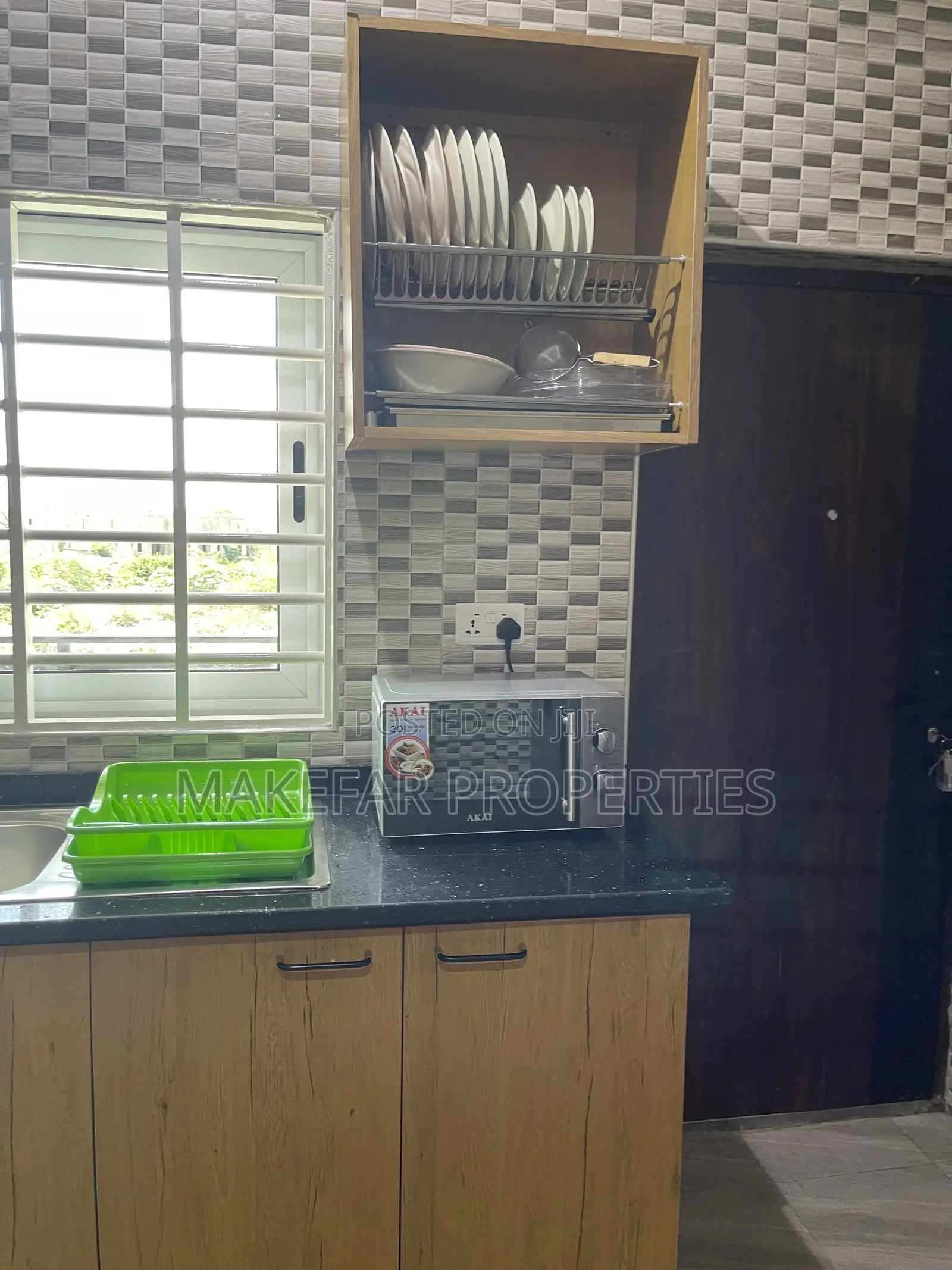 Furnished 2bdrm Apartment in School Junction for rent