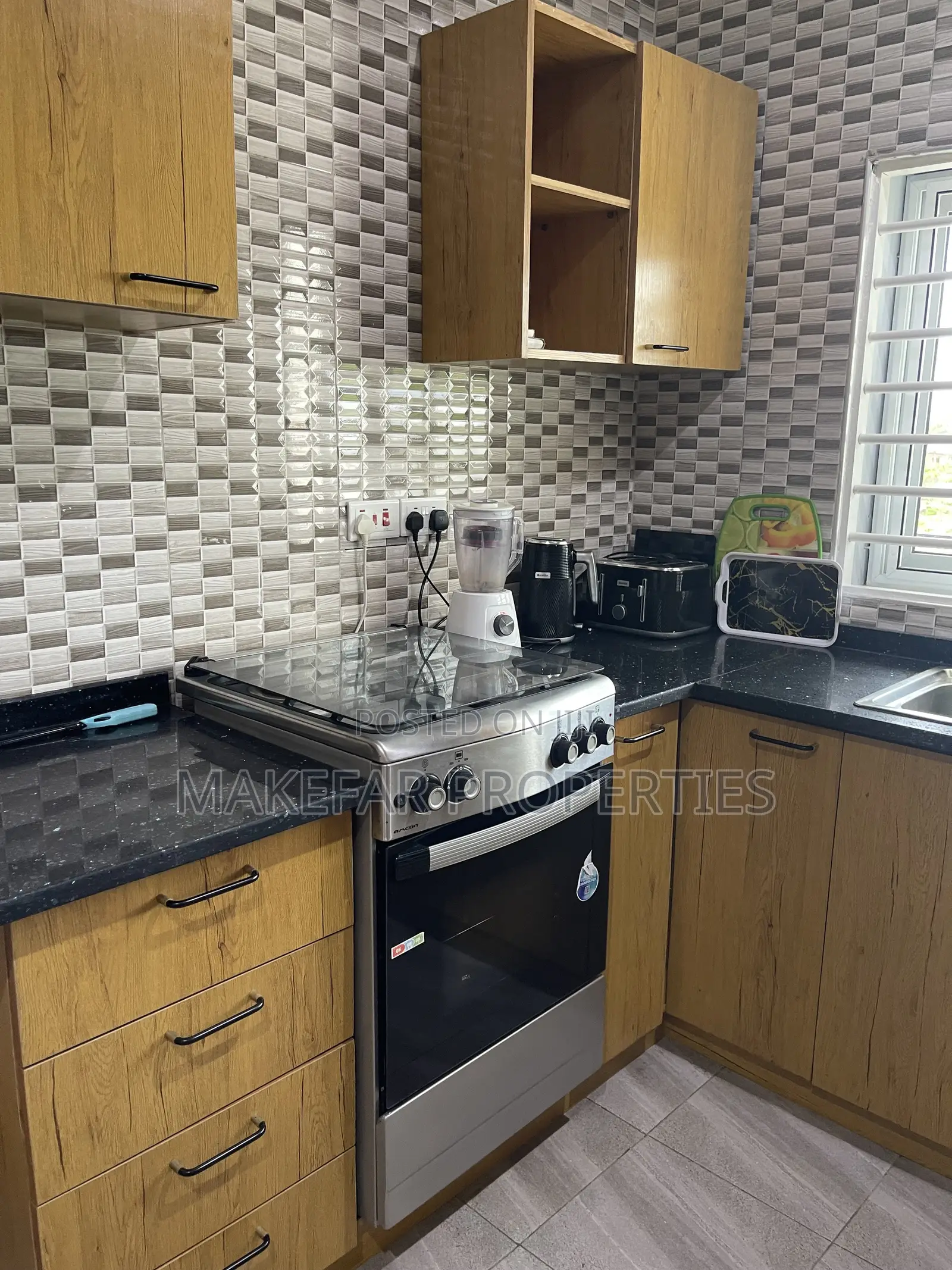 Furnished 2bdrm Apartment in School Junction for rent