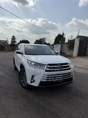 Toyota Highlander XLE 2019 White