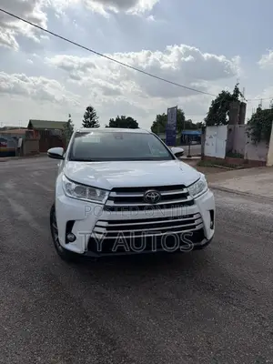 Toyota Highlander XLE 2019 White