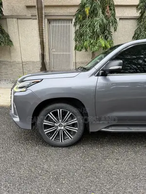 Lexus LX 570 AWD 2021 Silver