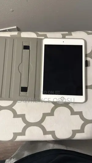 Apple iPad mini 4 64 GB Yellow