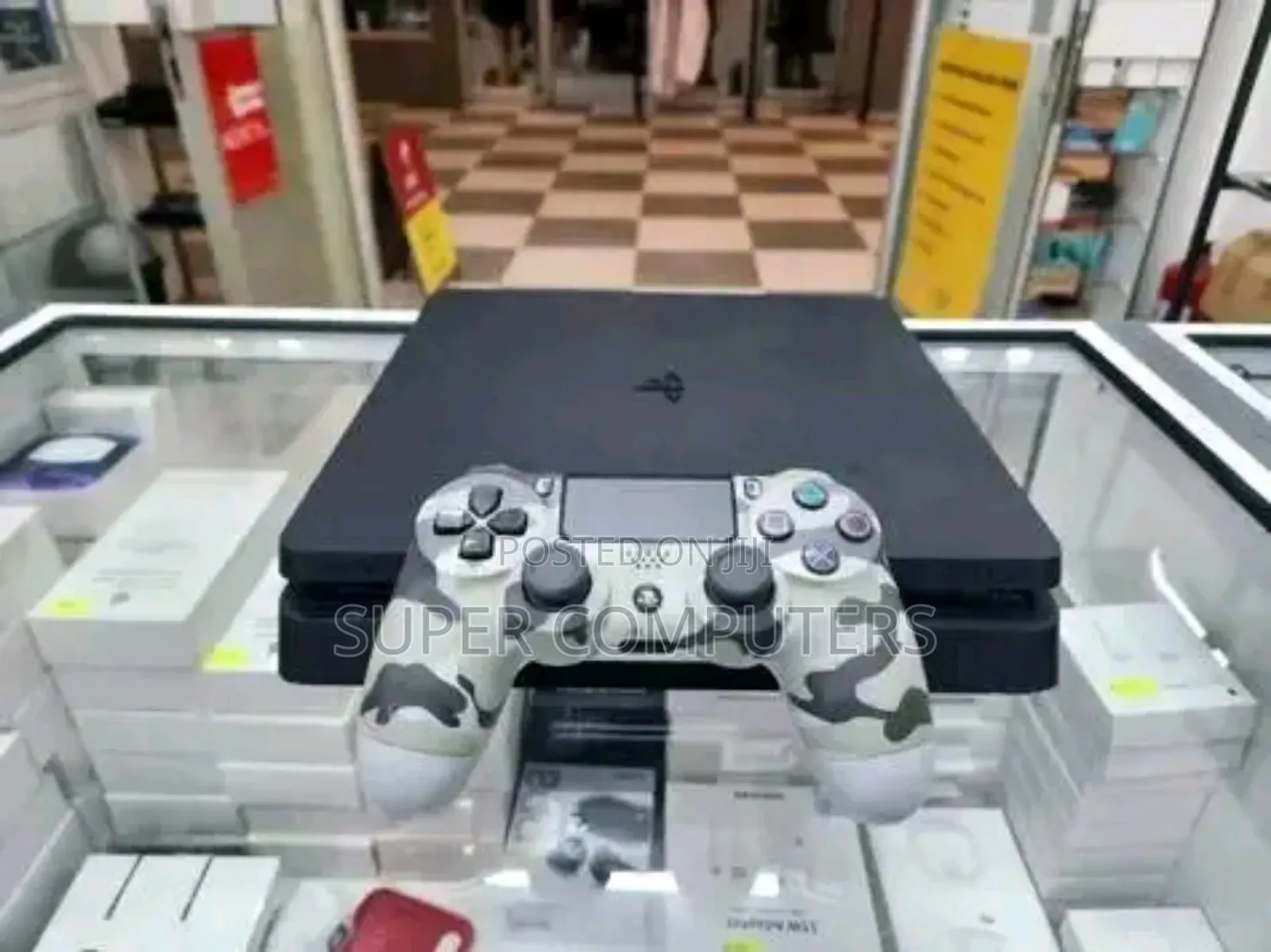 Play Station 4 Slim