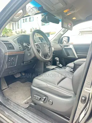 Toyota Land Cruiser Prado 2023 Gray