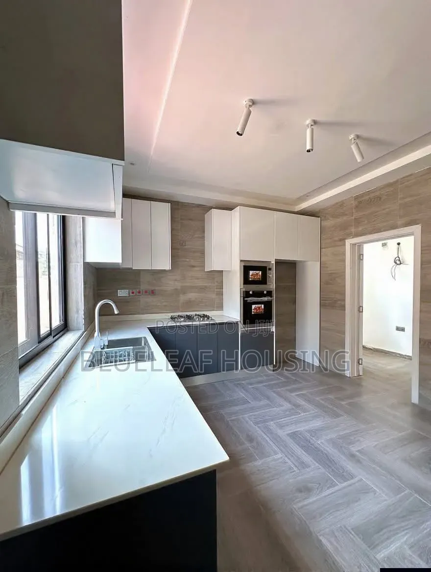 4bdrm House in Ashaley Botwe for sale