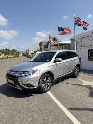Mitsubishi Outlander 2.4 PHEV AWD 2018 Gray