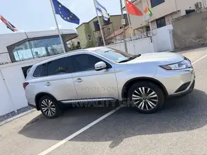 Mitsubishi Outlander 2.4 PHEV AWD 2018 Gray