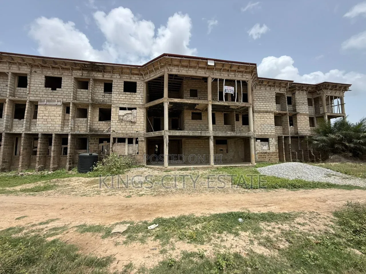 20bdrm Apartment in Weija Choice for sale