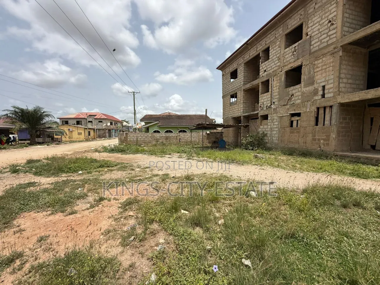 20bdrm Apartment in Weija Choice for sale