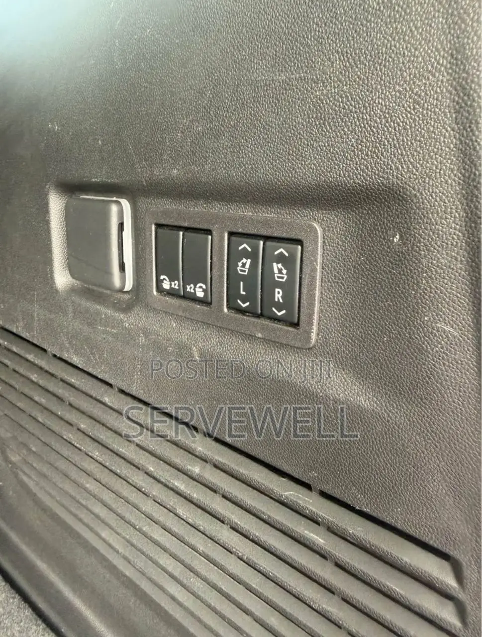 Chevrolet Suburban RST 2023 Black
