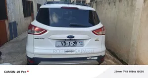 Ford Escape SE 4dr SUV (1.6L 4cyl Turbo 6A) 2015 White