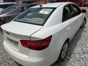 Kia Forte EX Sedan 2012 White